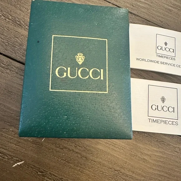 Vintage Gucci Women's Gold Watch with Colorful Bezels - Picture 4 of 6